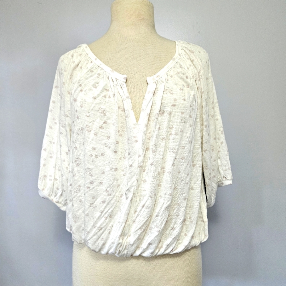 Luckey Brand Printed Peasant Top Size M NEW Cream with Pink flowers